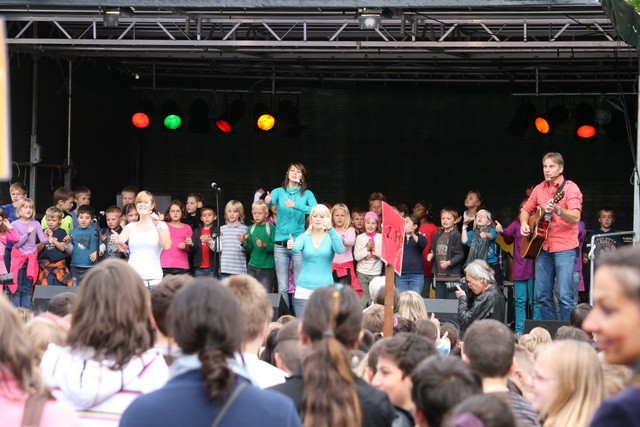 gal/2010/2010 Saitentwist Weltkindertag Burgplatz Essen 20.09.JugendhilfegGmbH Essen/2010 Saitentwist Weltkindertag Burgplatz Jugend Hilfe gGm20.09. 040.jpg